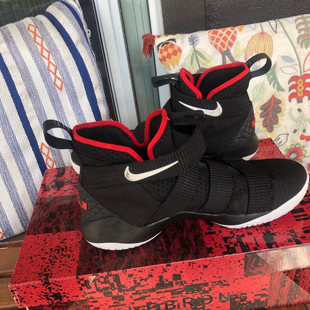 Nike Lebron Soldier XI - Male 11